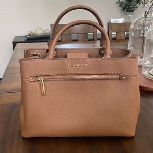 Michael Kors Medium Tote with Strap • Camel Color • Like New •